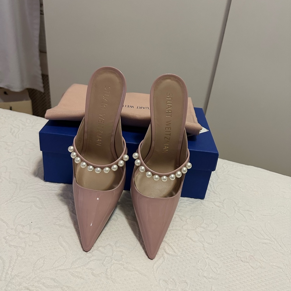 Stuart Weitzman Goldie Womens Patent Leather Slip On Pumps with pearls. - Picture 8 of 8